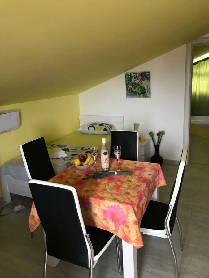Id Apartments Teodo Esterno foto